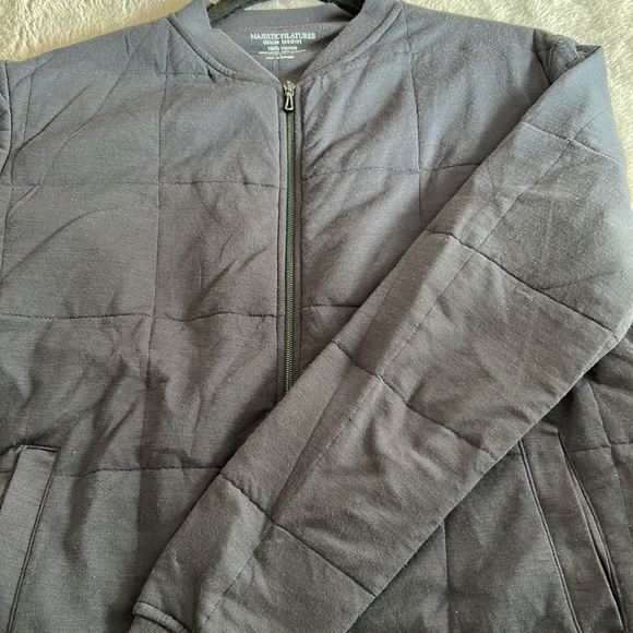 Zip up - Picture 5 of 5